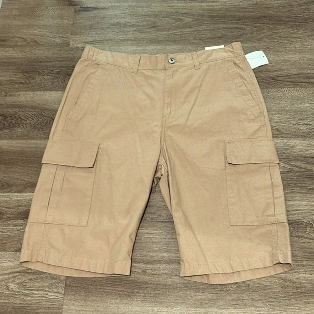 Men’s BP. Cargo Shorts Sz Medium Tan 2 Front Side Pockets 2 Side Velcro Pockets